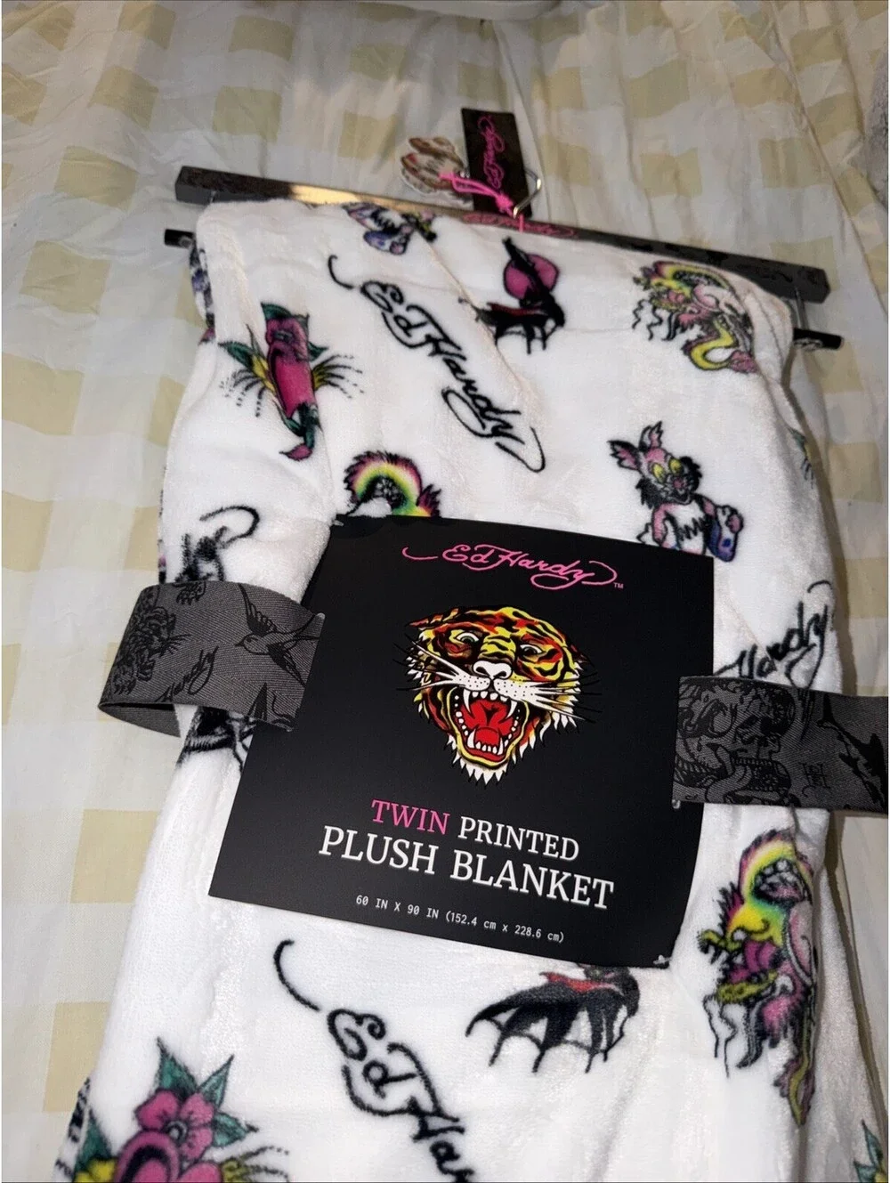 Ed Hardy Twin Plush Blanket Skull Heart Tattoo White 60x90 NWT